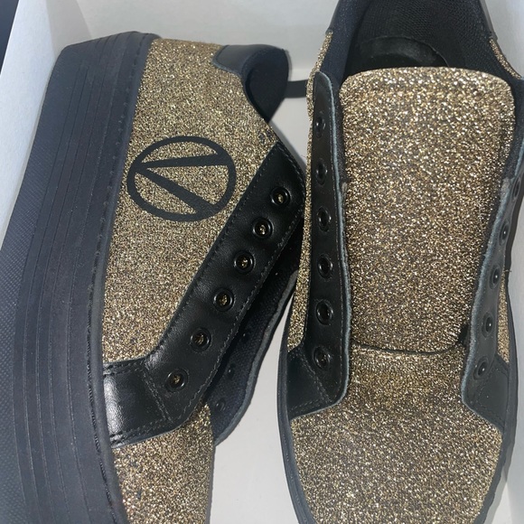 LIKE NEW! Valentino <3 <3 Women's Black & Gold Sparkley Platform Sneakers - Picture 5 of 6